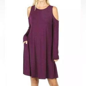 Neiman Marcus Cold Shoulder Midi Dress in Burgundy. Size XS